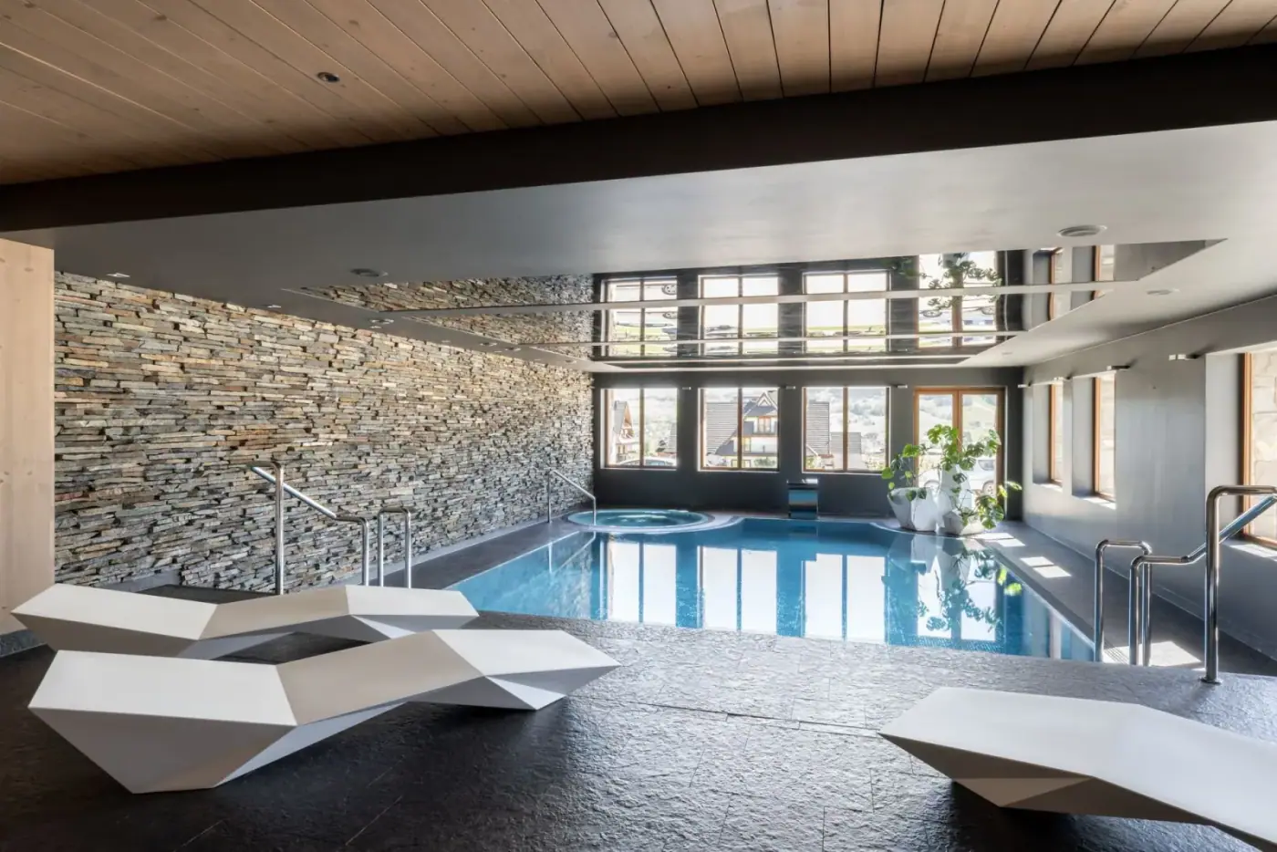 Bazén, sauna a jacuzzi