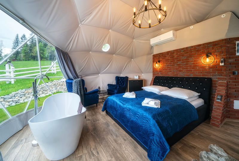 Luxusný glamping v sférických kupolách